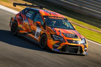 Evgeny Leonov-Mikel Azcona (Cupra TCR). CER-GT, Navarra